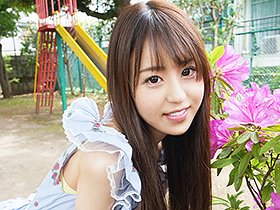 「この見た目でヤリマンビッチってドン引きですか?」清楚系ド貧乳スレンダー お嬢様みずき 自宅にスタッフ招いて玄関で即尺するヤリマンぶりに一同首ったけ サンプル動画サムネイル